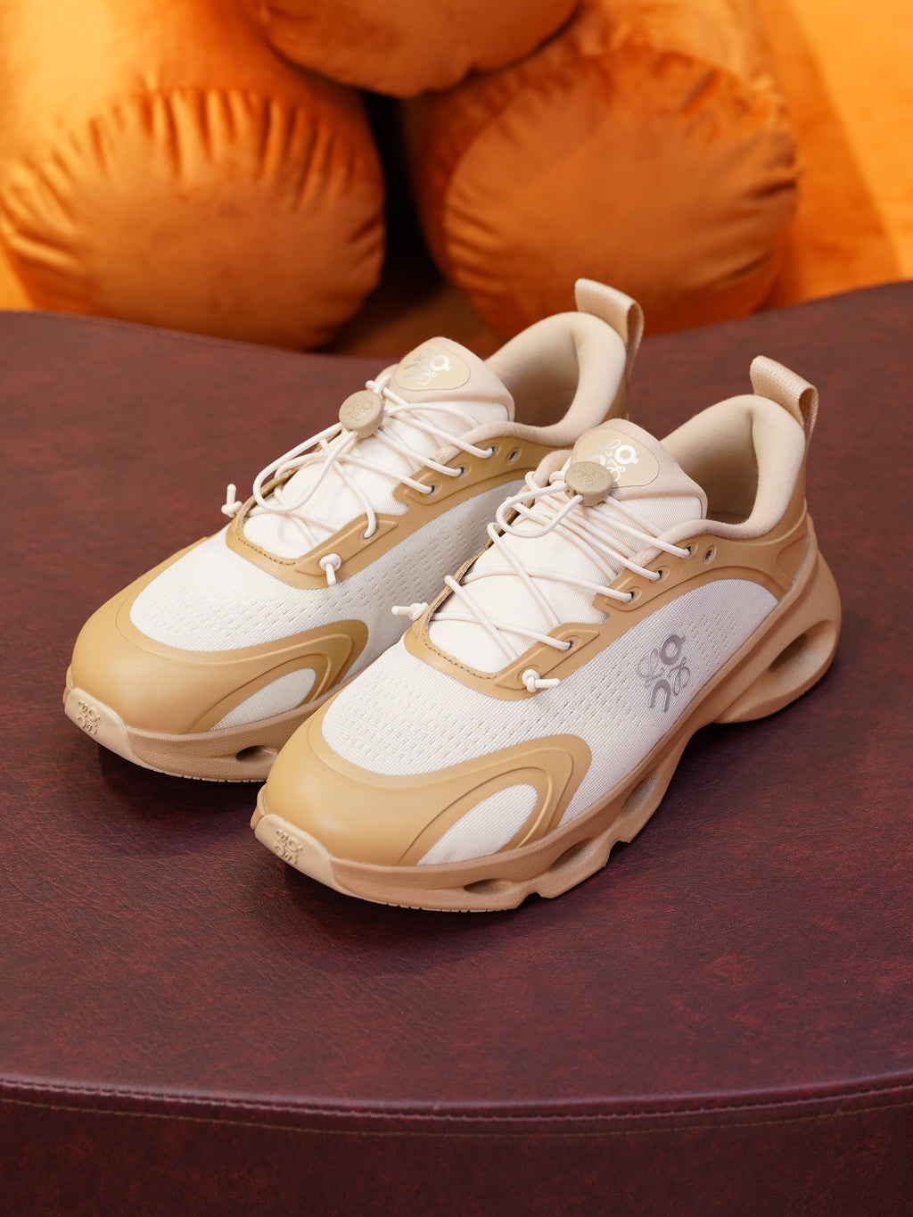 Loewe x On