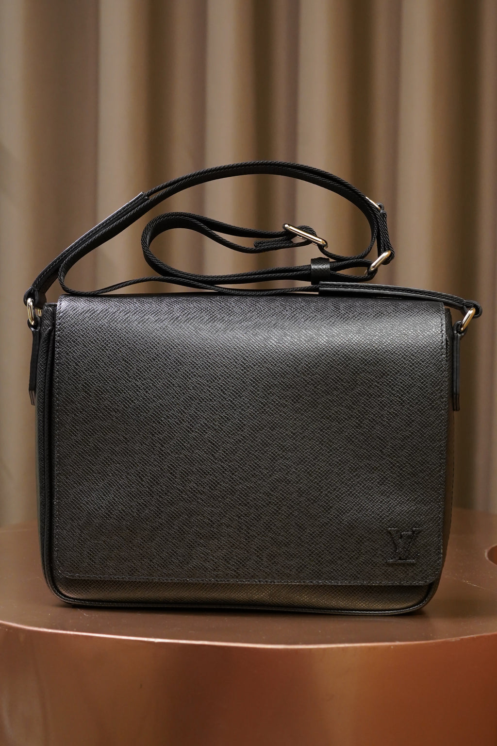 Louis Vuitton District Taiga